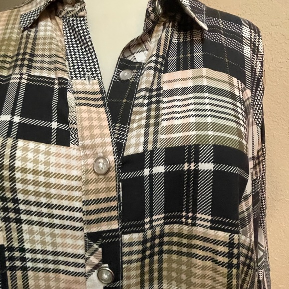 Cato cozy patchwork plaid, tiered midi dress. Collard, long sleeves, & pockets. - Picture 3 of 4